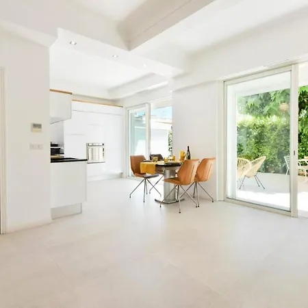 Rez-de-jardin, Plages A Pied Et Garage - Rez-de-jardin, Plages A Pied Et Garage Mae-2723 Appartement