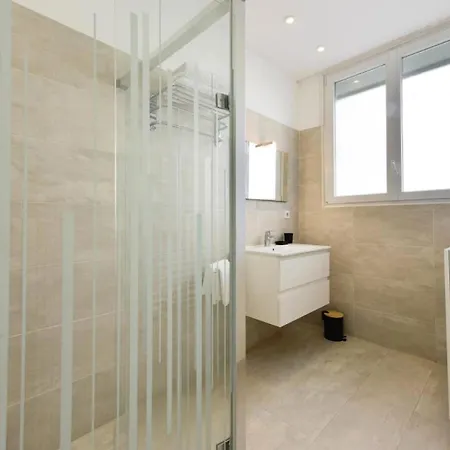 Rez-de-jardin, Plages A Pied Et Garage - Rez-de-jardin, Plages A Pied Et Garage Mae-2723 Appartement Cannes